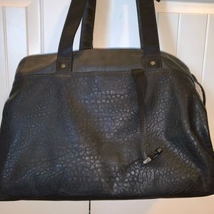 Super cute Lululemon yoga bag!